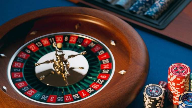 découvrez le casino le lavandou et profitez d'une expérience unique avec une large gamme de jeux de casino, machines à sous, roulette et poker dans un cadre convivial.